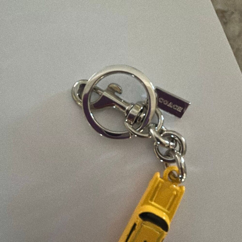 Yellow Taxi Keychain - Picture 4 of 5